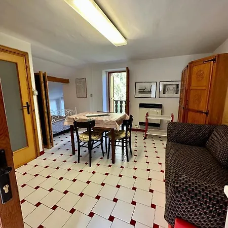 Cozy Chalet With Mountain Views In Ussin, Valtourneche, Parking * Chamois