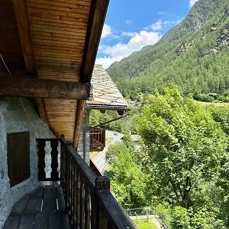 Cozy Chalet With Mountain Views In Ussin, Valtourneche, Parking * Chamois
