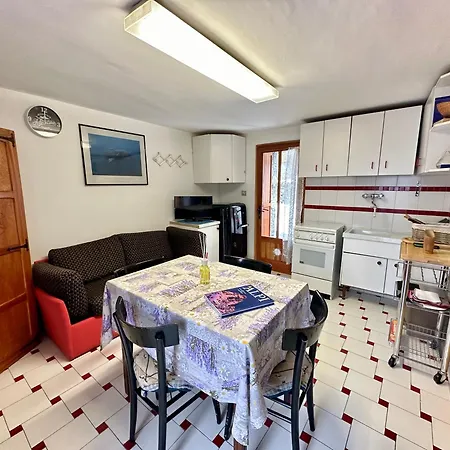 Cozy Chalet With Mountain Views In Ussin, Valtourneche, Parking *