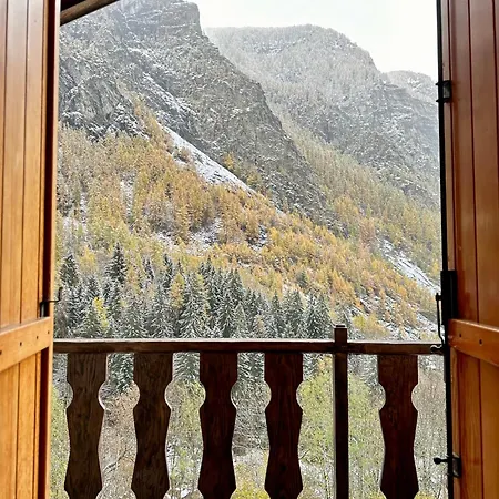 Cozy Chalet With Mountain Views In Ussin, Valtourneche, Parking *