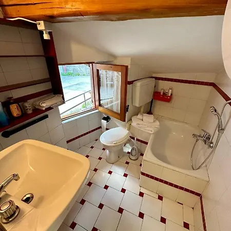 Cozy Chalet With Mountain Views In Ussin, Valtourneche, Parking 木屋 沙穆瓦